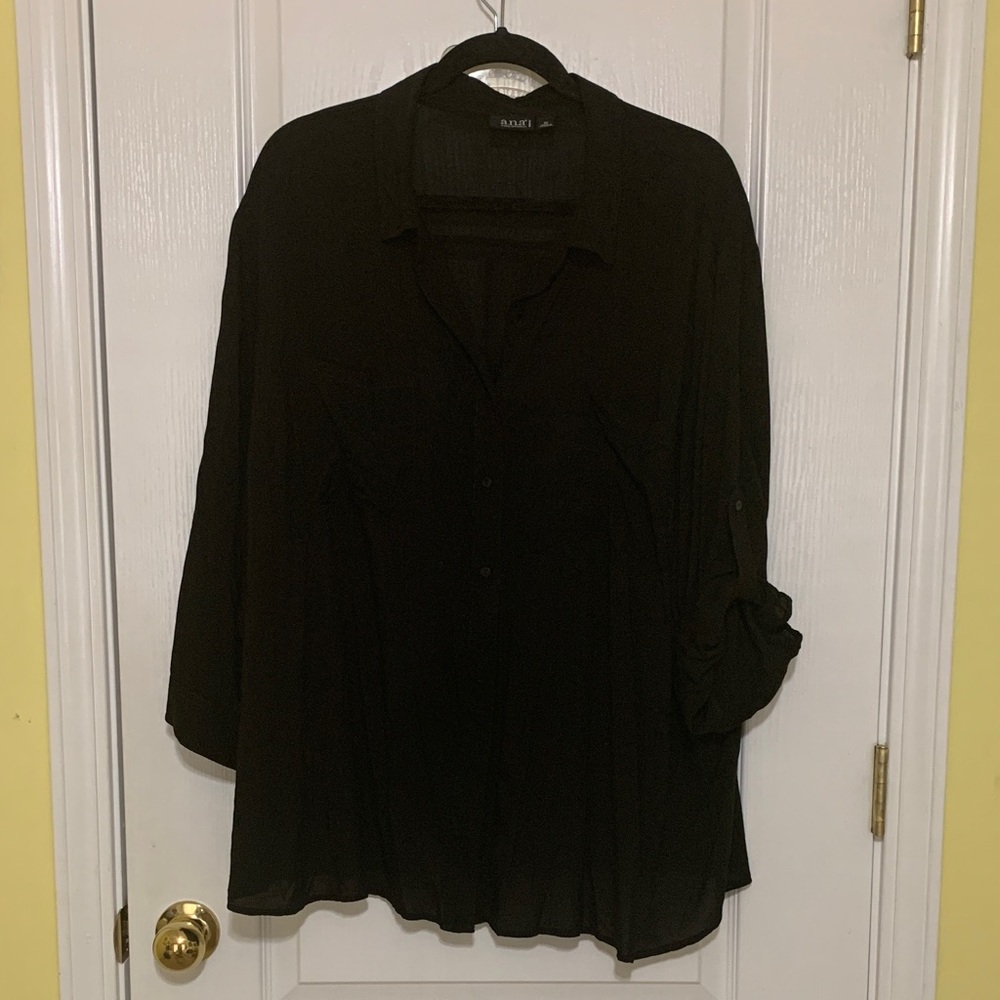 Button down blouse, perfect for spring and summer.